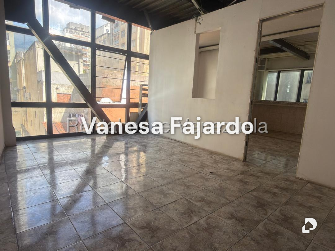 Edificio en Parroquia La Candelaria, Caracas – 26