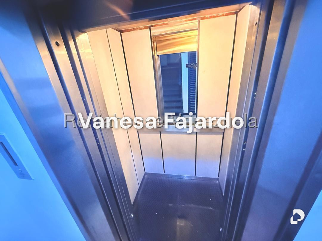 Edificio en Parroquia La Candelaria, Caracas – 11