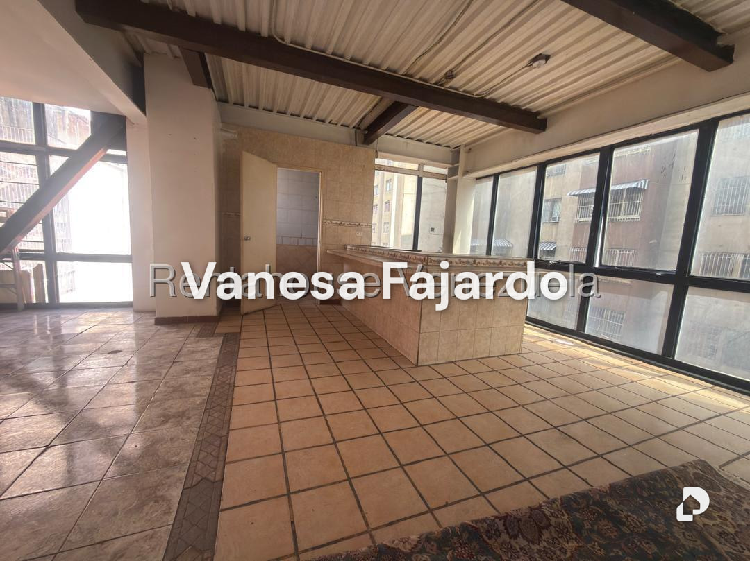 Edificio en Parroquia La Candelaria, Caracas – 21