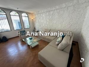 Casa en Alto Prado, Caracas – 13