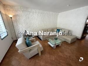 Casa en Alto Prado, Caracas – 12