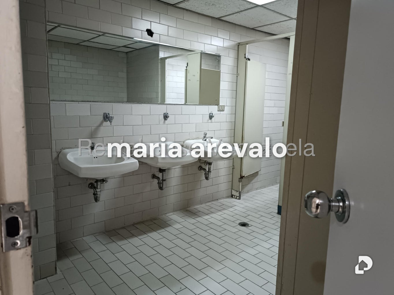 Oficina en Parroquia La Candelaria, Caracas – 14