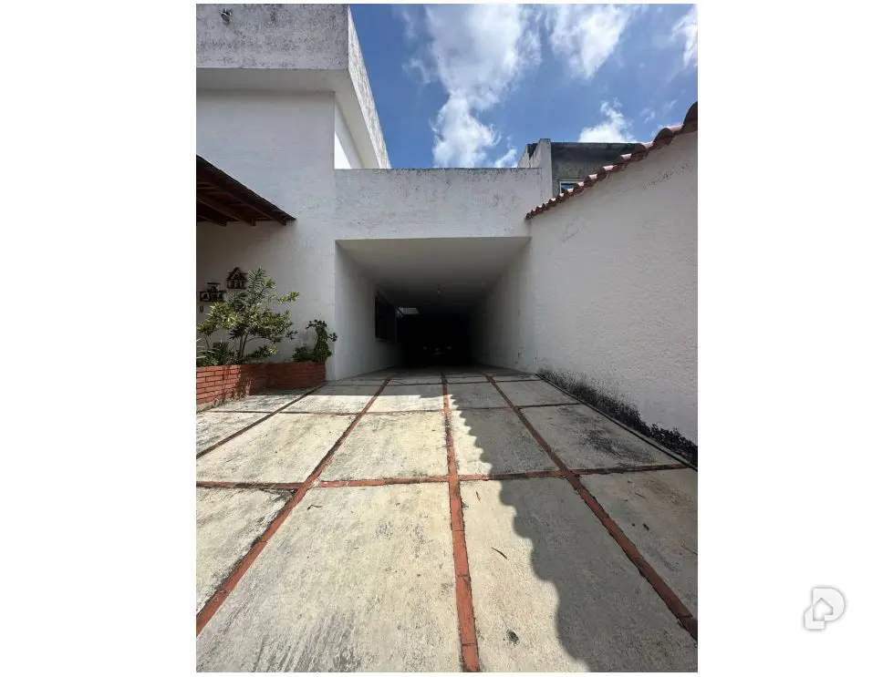 Casa en La Pomarrosa, Altos Mirandinos – 3