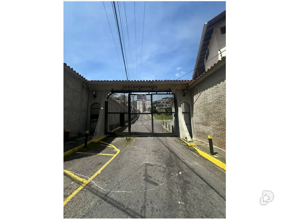 Casa en La Pomarrosa, Altos Mirandinos – 1