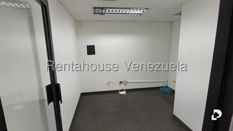 Oficina en Chuao, Caracas – 8