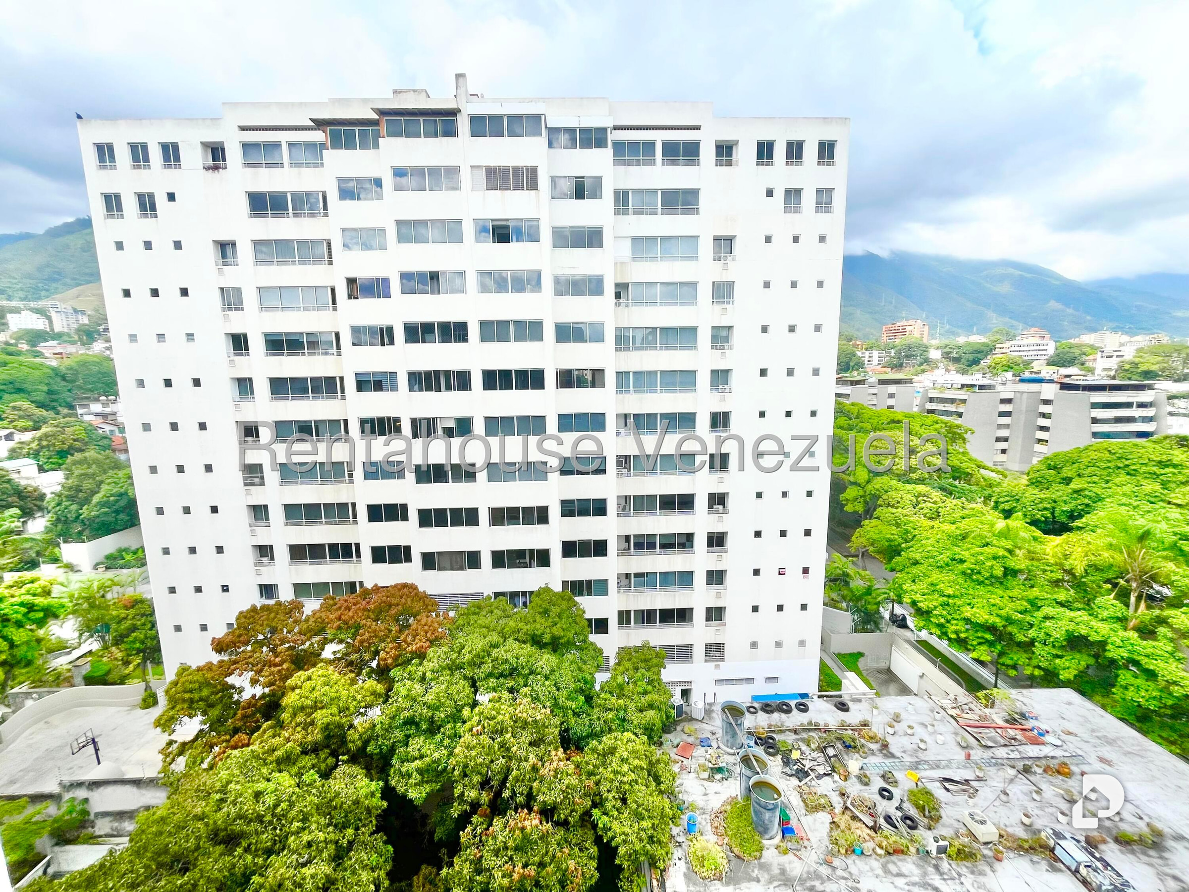 Apartamento en La Florida, Caracas – 28