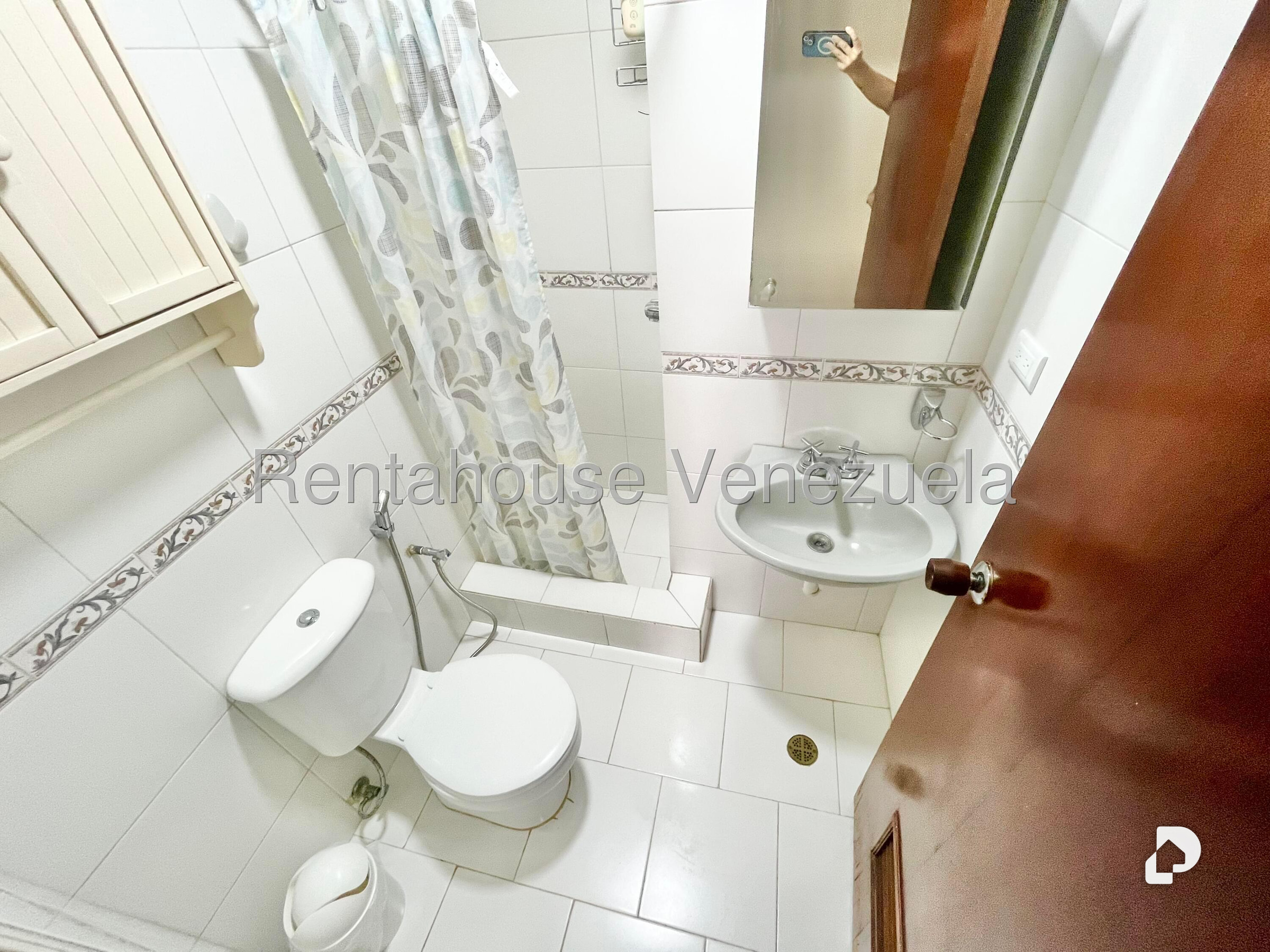 Apartamento en La Florida, Caracas – 23