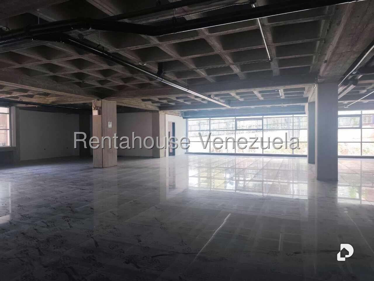 Local comercial en La Urbina, Caracas – 6
