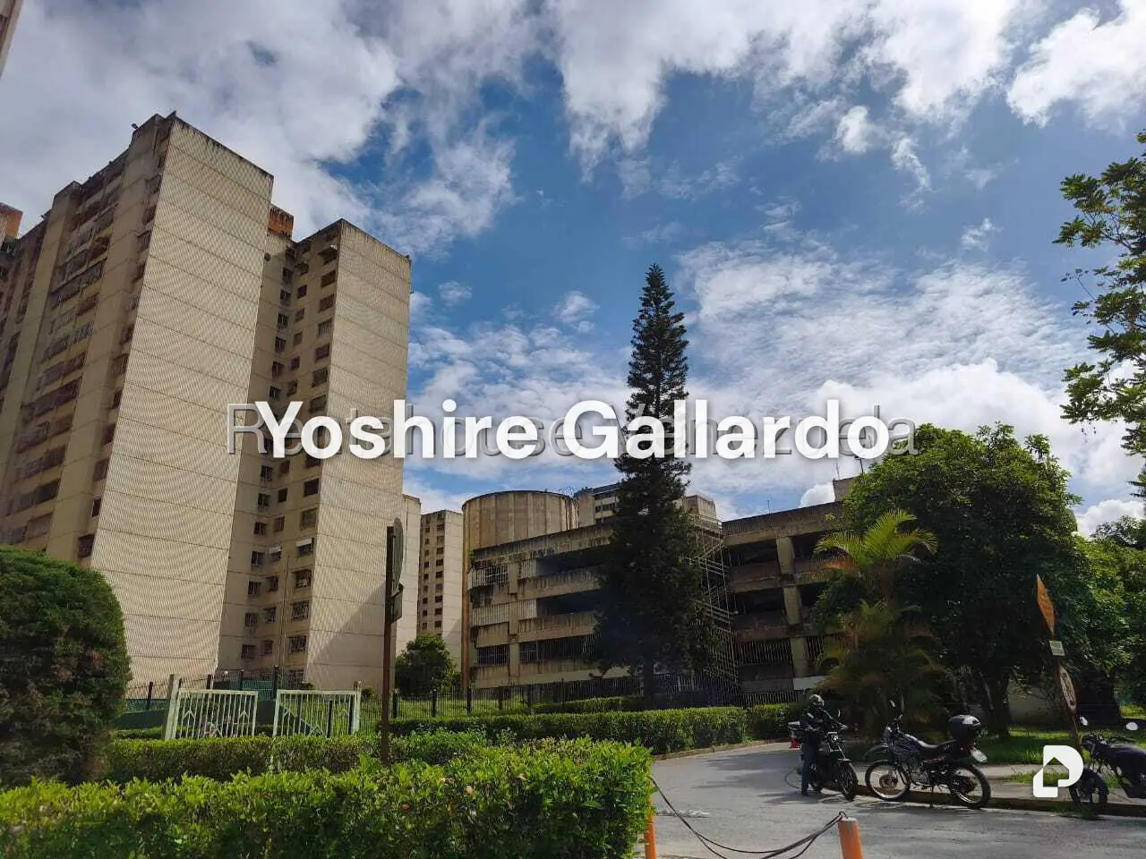 Apartamento en La Rosaleda, San Antonio de Los Altos – 2