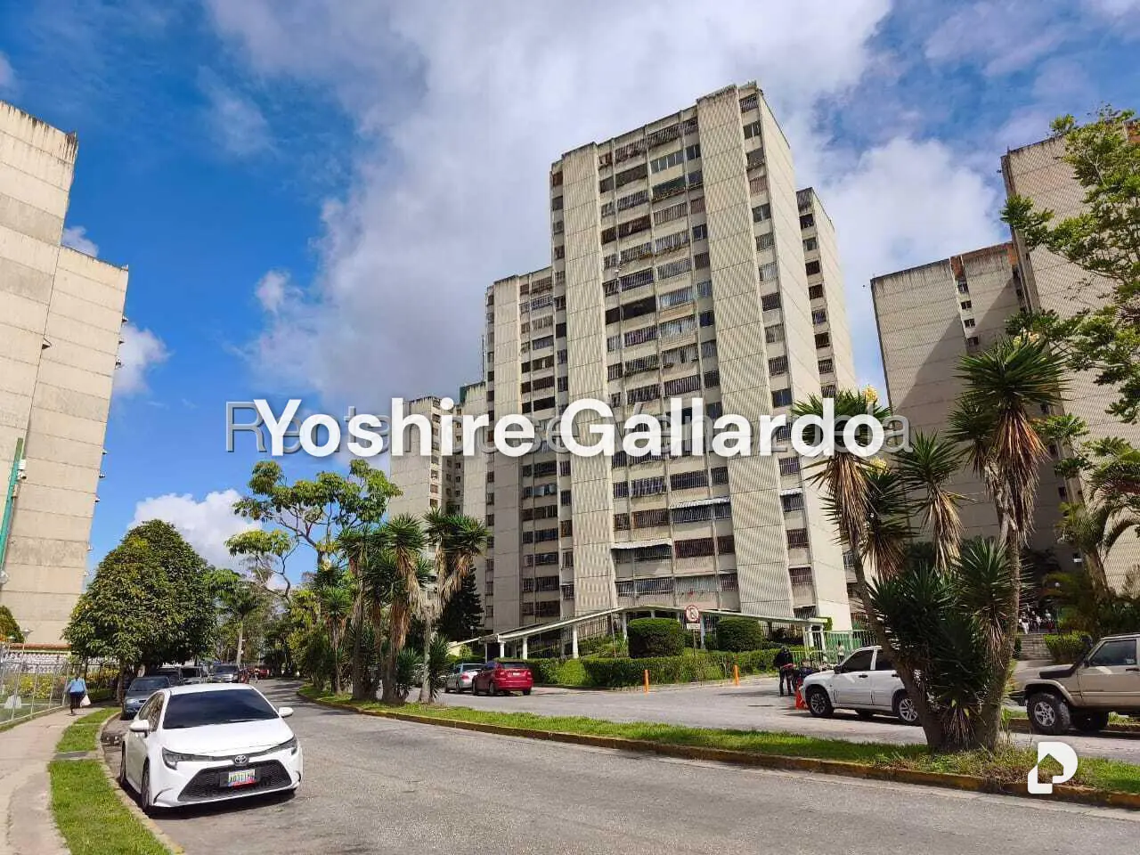 Apartamento en La Rosaleda, San Antonio de Los Altos – 1