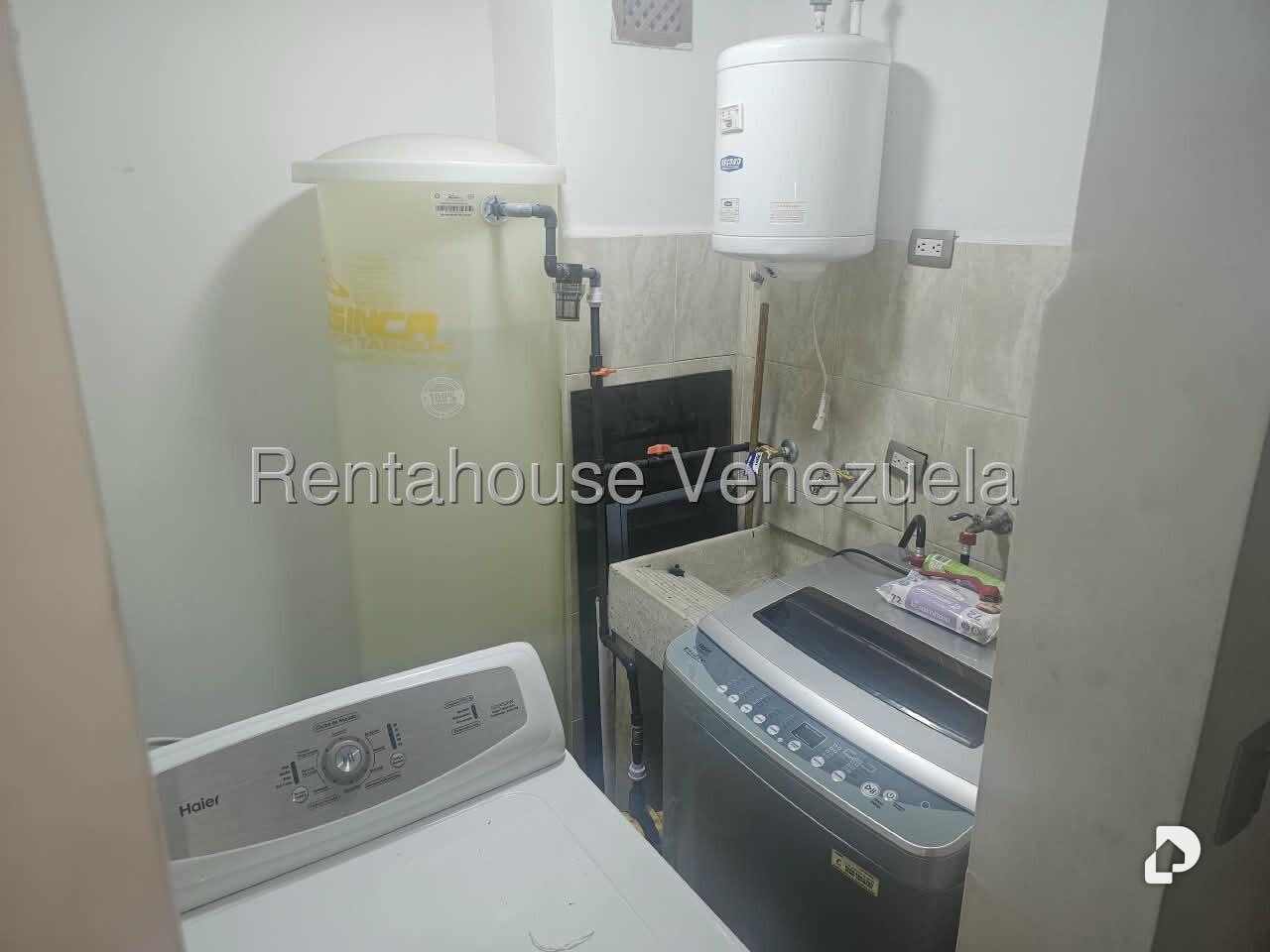 Apartamento en Colinas de La Tahona, Caracas – 19