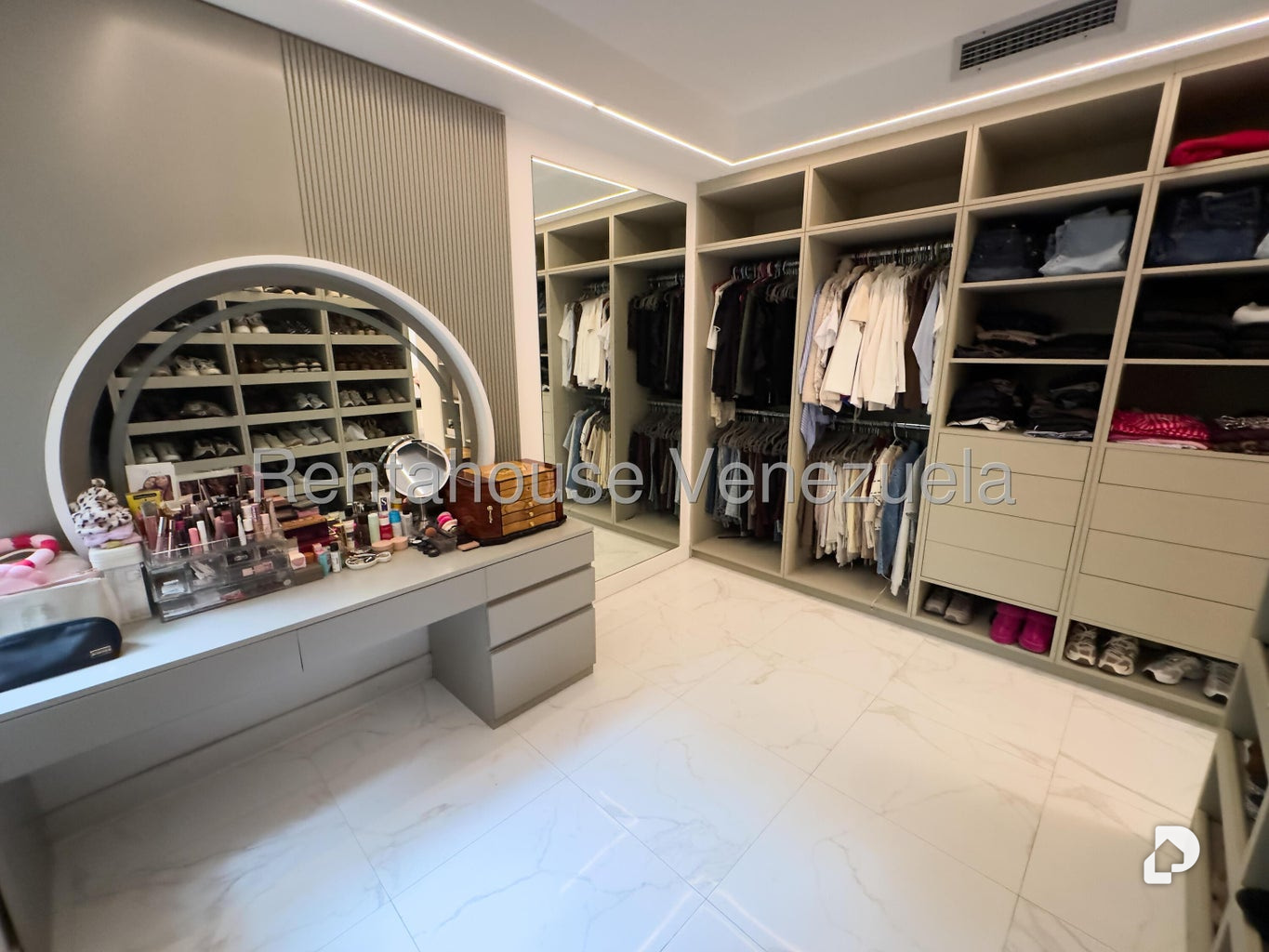 Apartamento en Campo Alegre, Caracas – 21