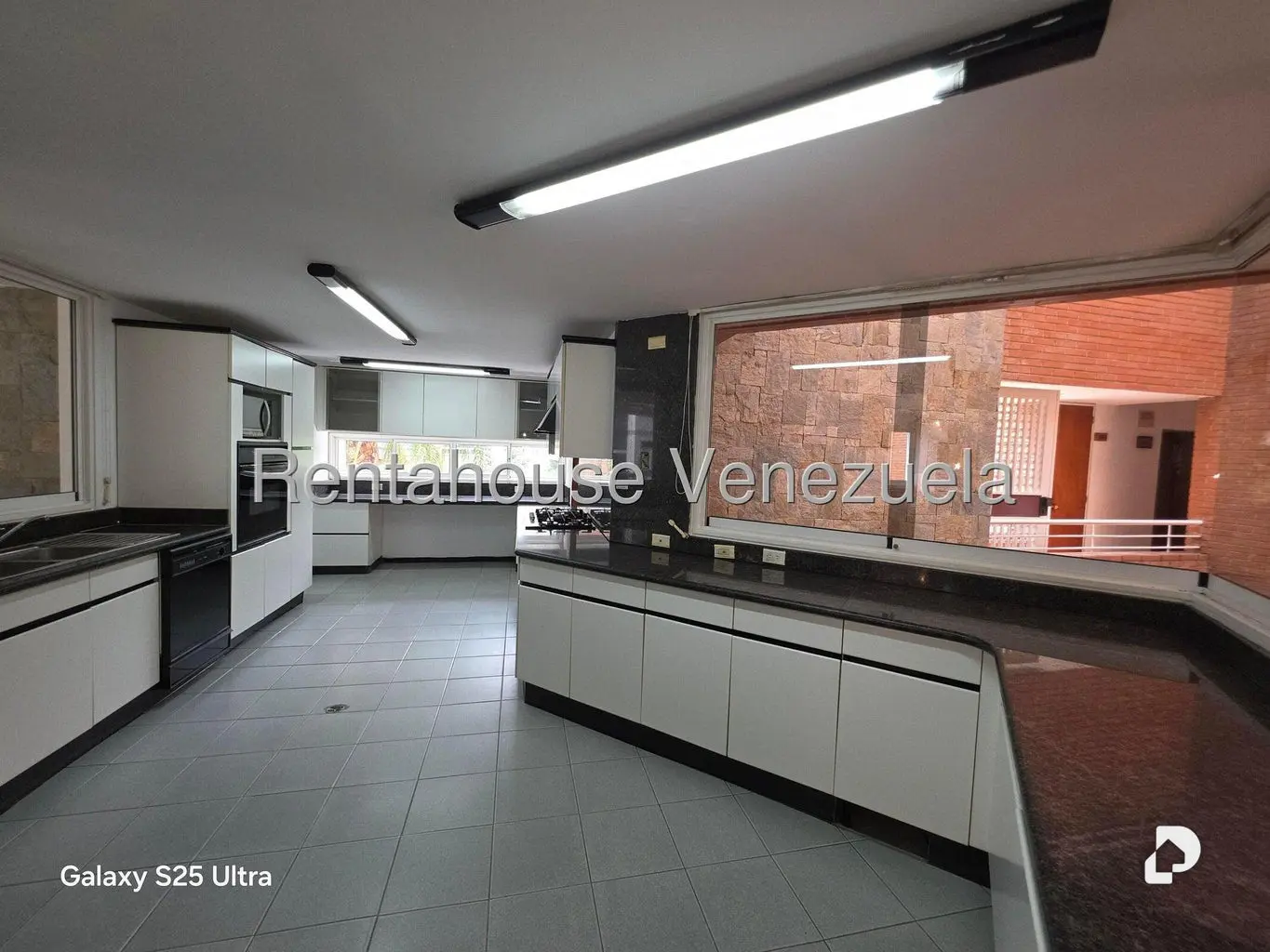 Apartamento en Las Mercedes, Caracas – 24