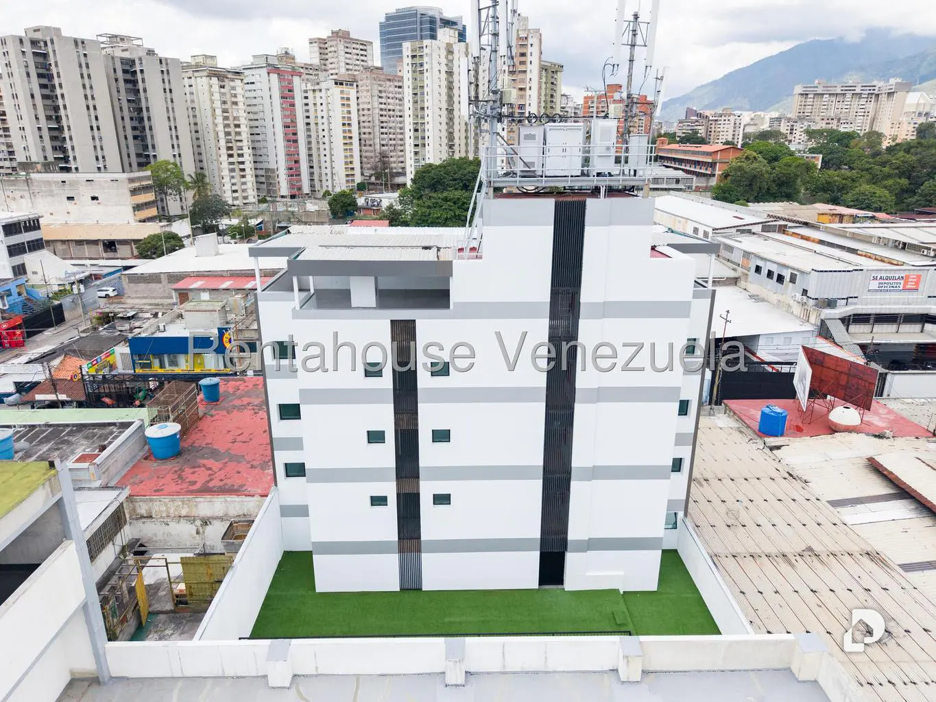 Edificio en Boleíta Sur, Caracas – 13