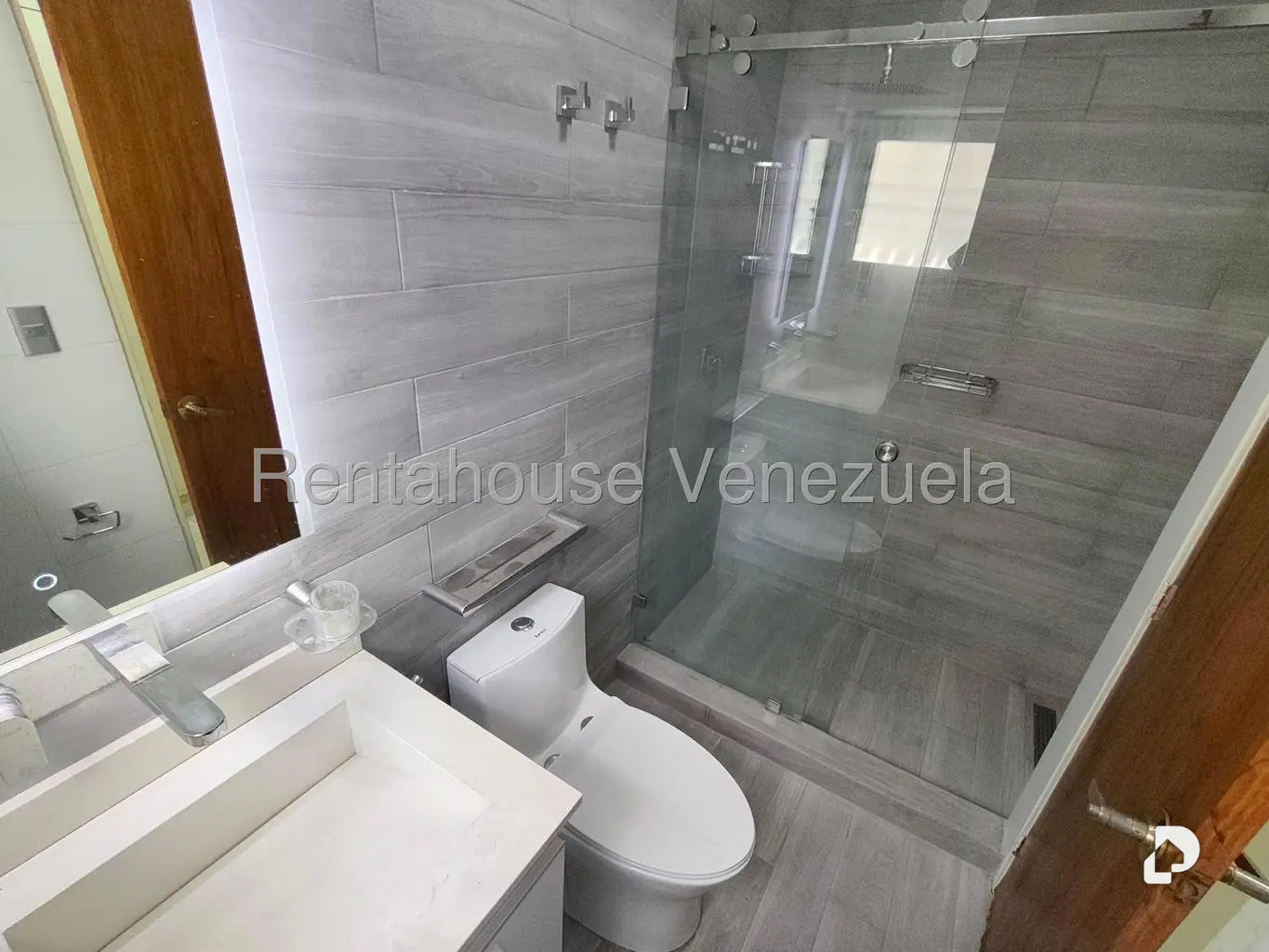 Apartamento en La Urbina, Caracas – 28