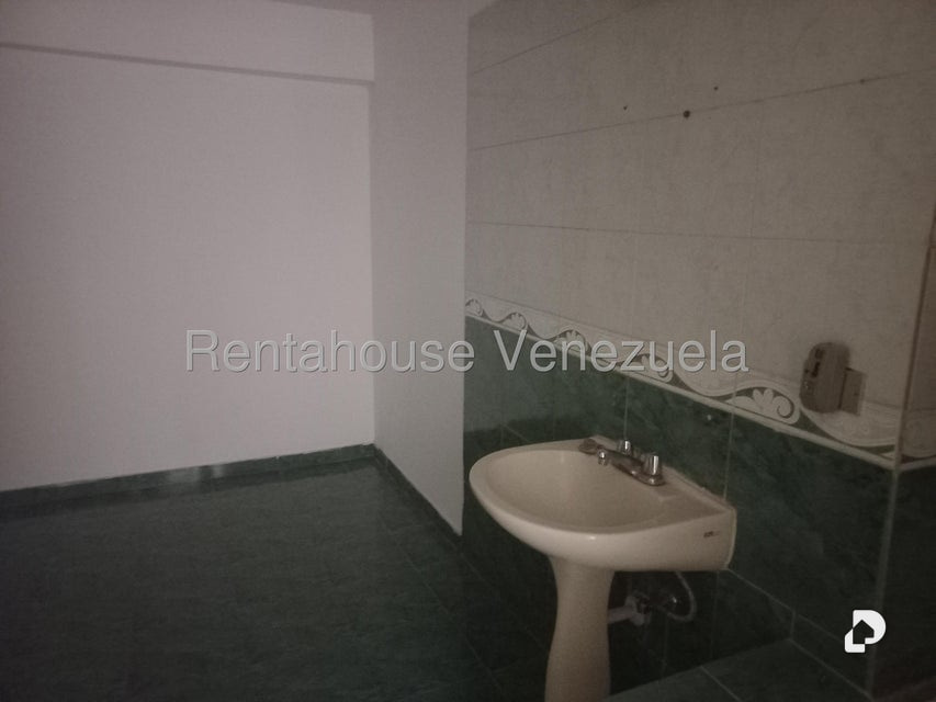 Penthouse en Lomas De La Trinidad, Caracas – 11