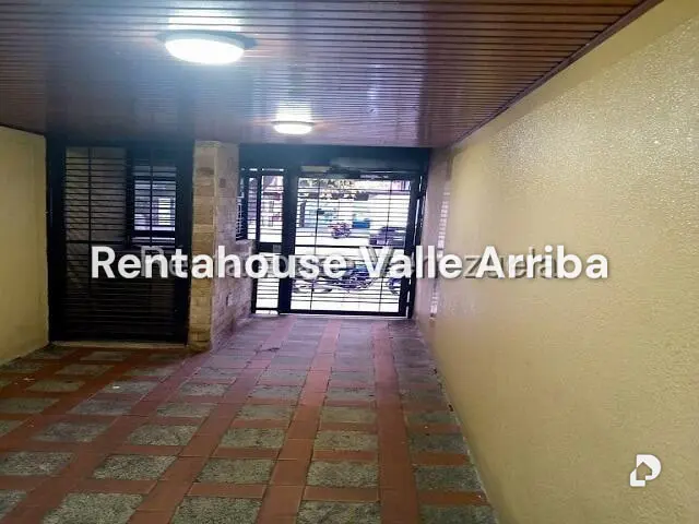 Apartamento en Parroquia Santa Rosalía, Caracas – 27