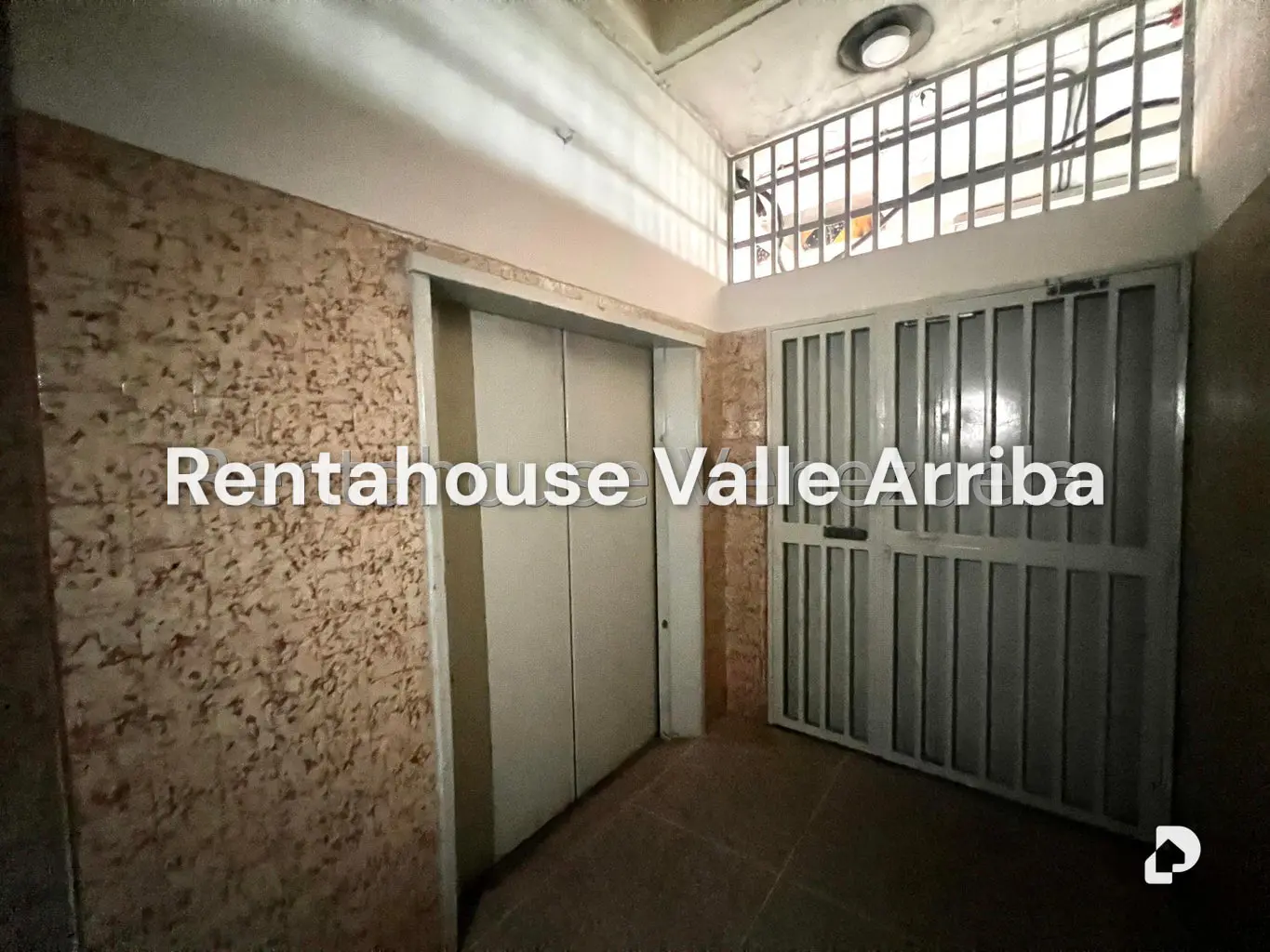 Local comercial en La Urbina, Caracas – 16