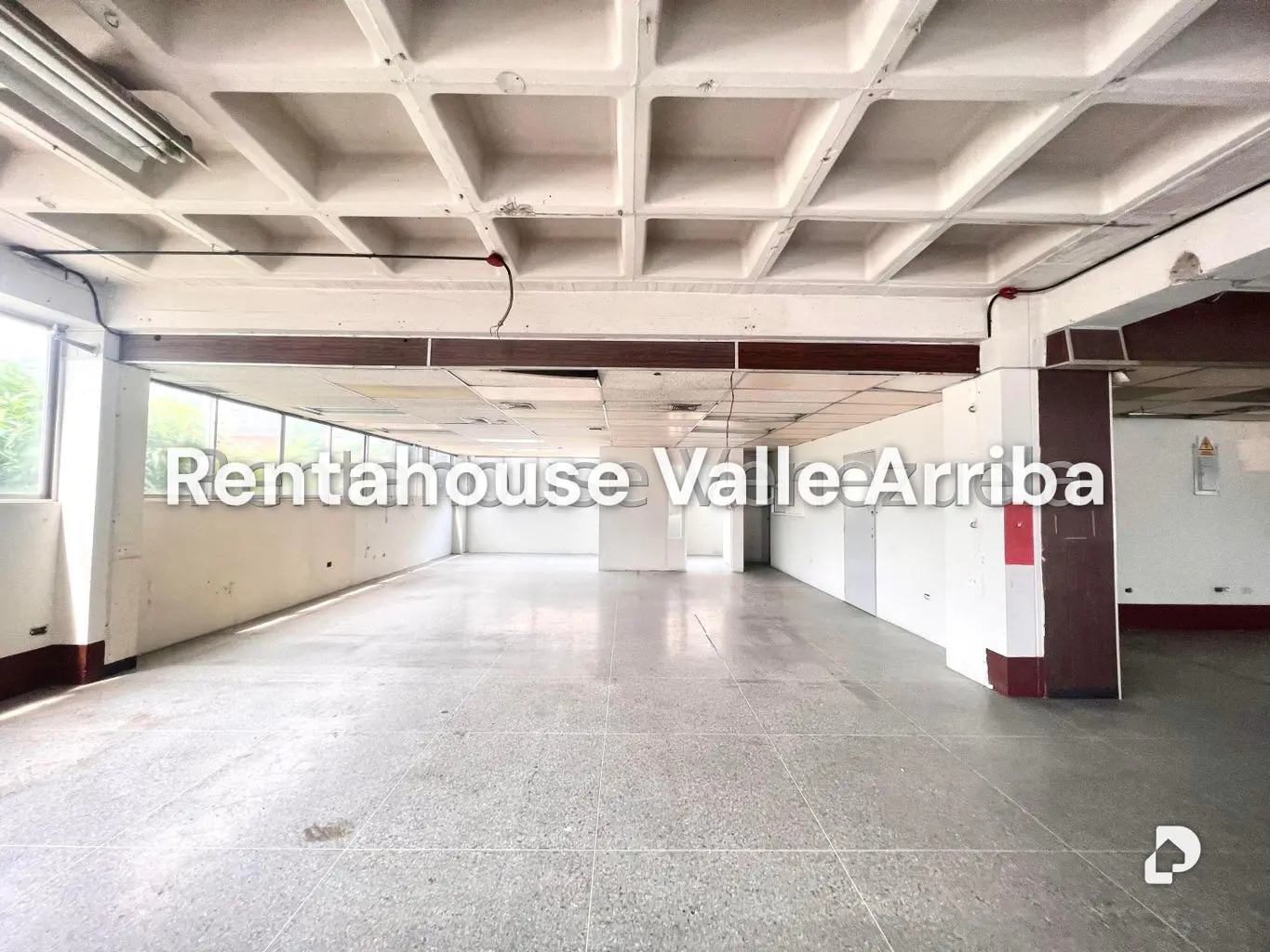 Local comercial en La Urbina, Caracas – 1