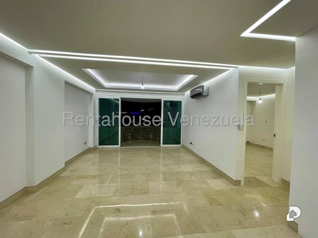 Apartamento en El Rosal, Caracas – 2