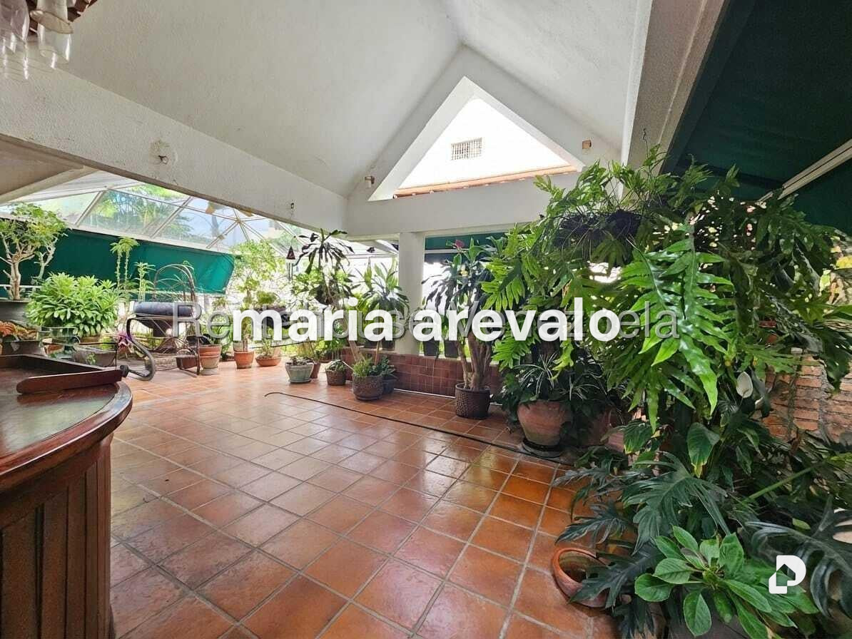 Casa en Alto Prado, Caracas – 27