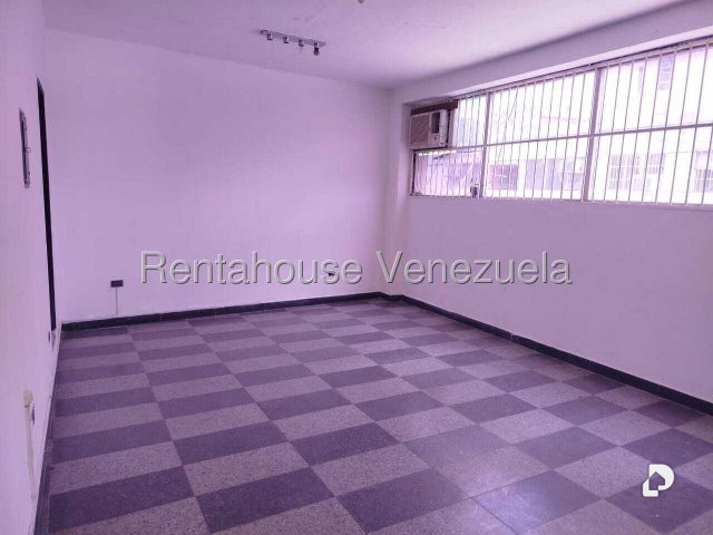 Local comercial en Parroquia Urbana San José, Valencia – 10
