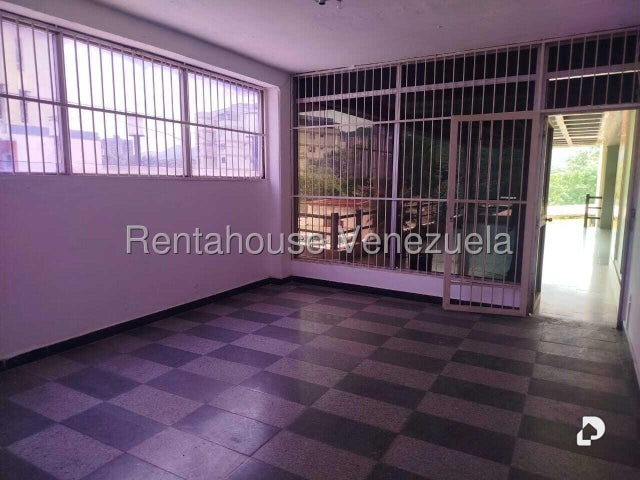 Local comercial en Parroquia Urbana San José, Valencia – 5