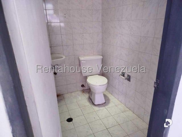 Local comercial en Parroquia Urbana San José, Valencia – 4