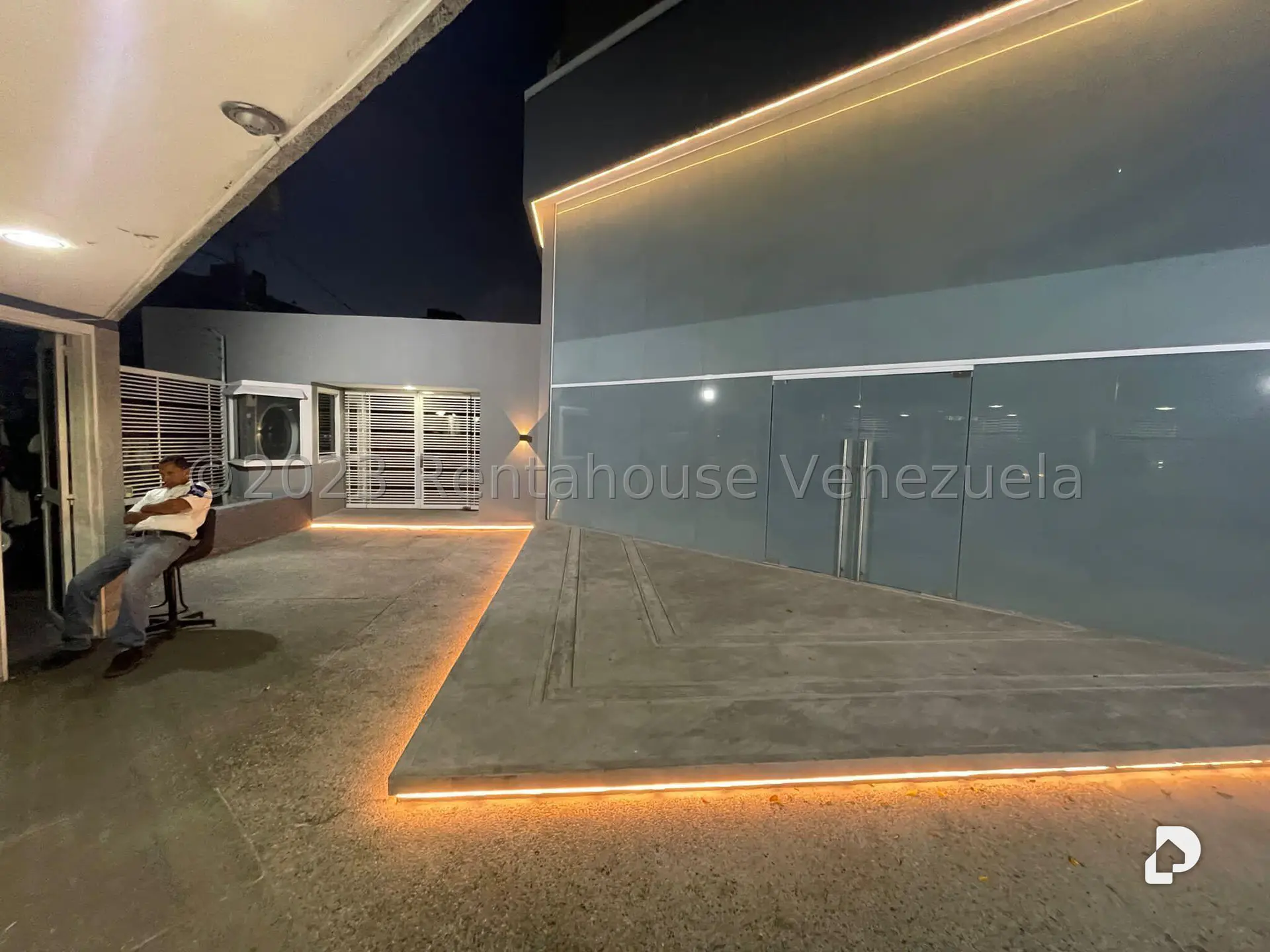Local comercial en Los Dos Caminos, Caracas