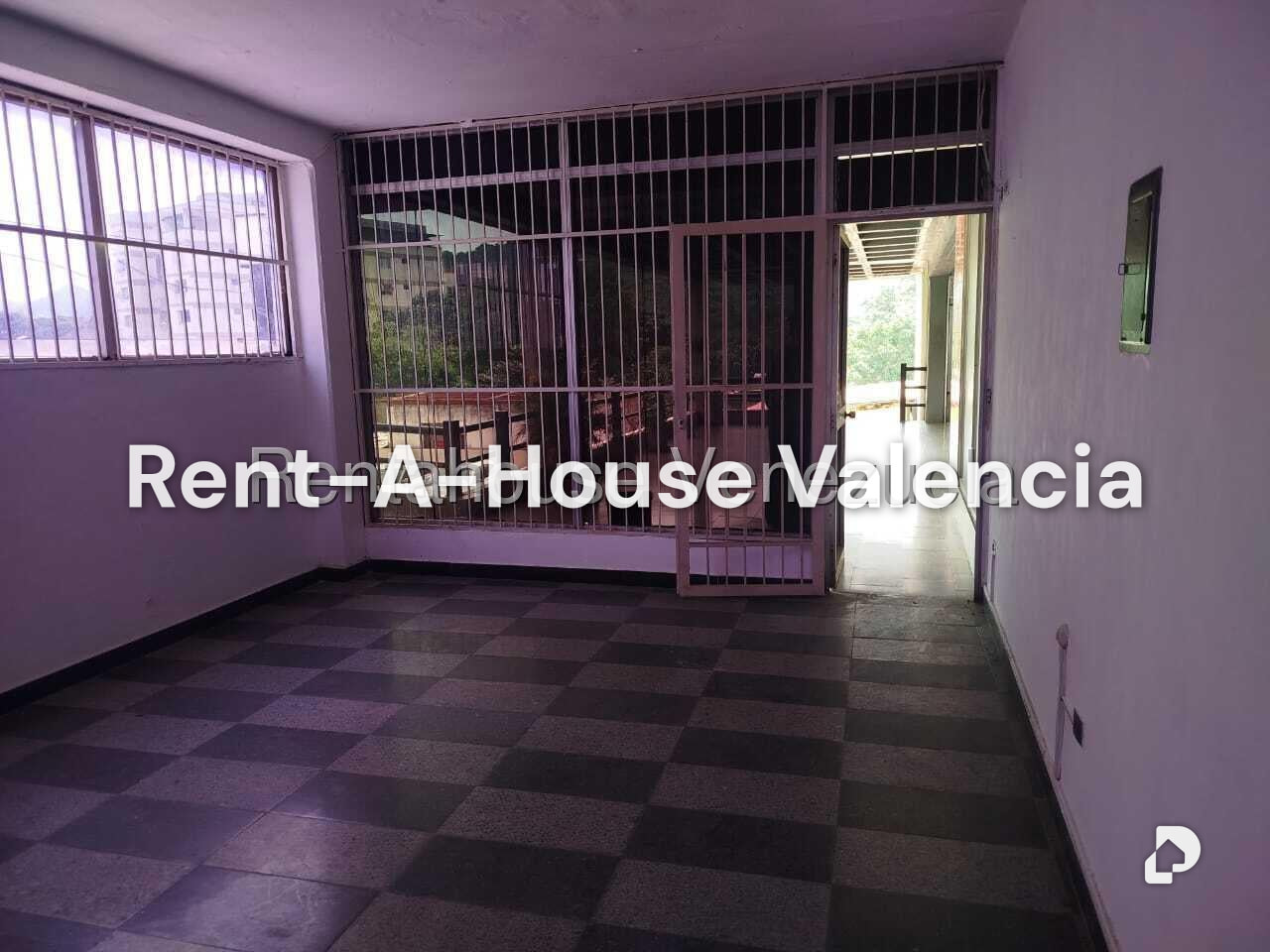 Local comercial en Avenida Bolivar Norte, Valencia – 11