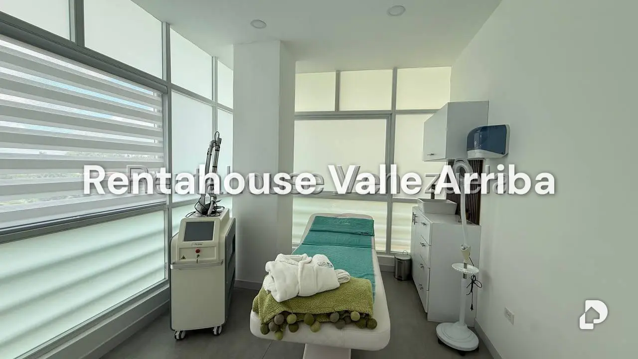 Local comercial en El Hatillo, Caracas – 23
