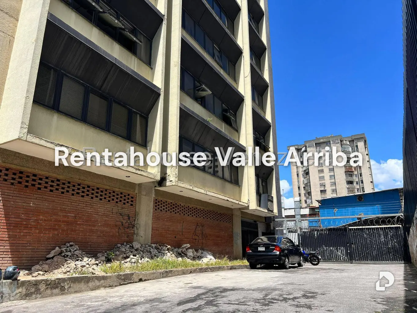 Local comercial en La Urbina, Caracas – 20