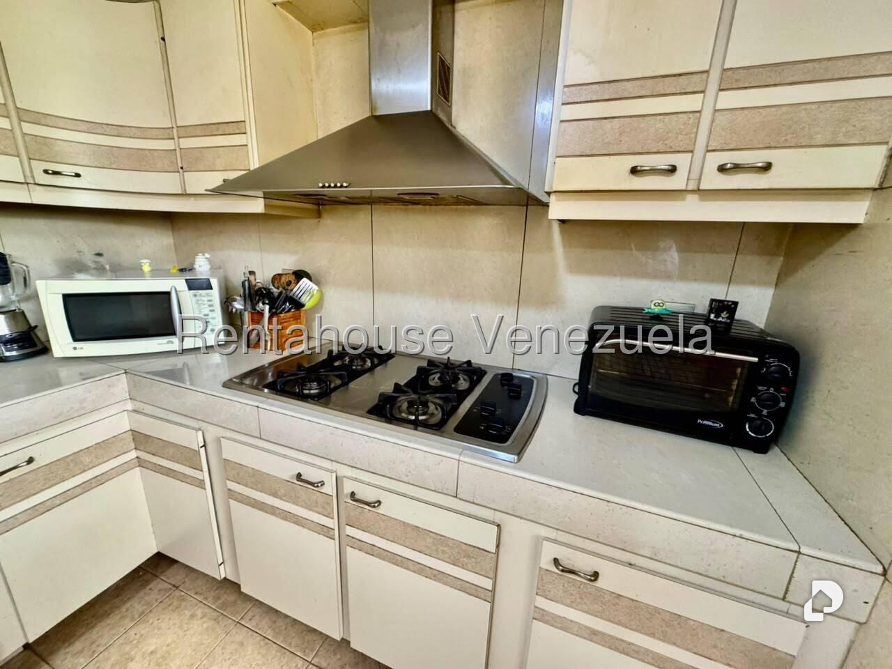 Apartamento en Los Naranjos (del Cafetal), Caracas – 13