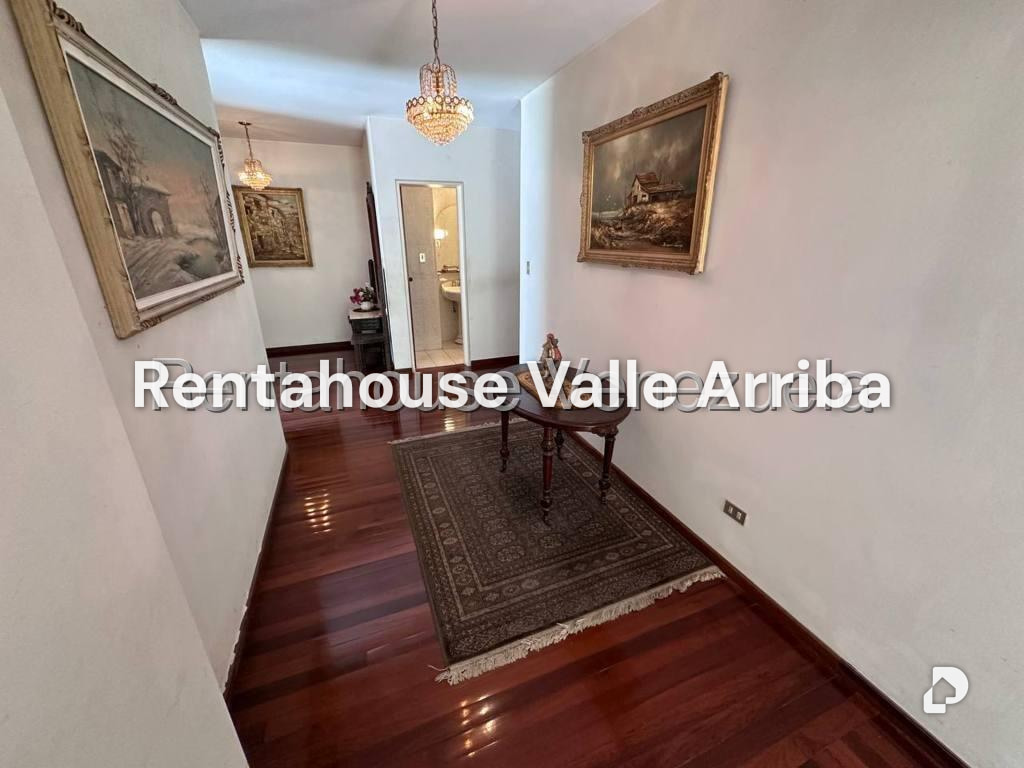 Casa en Altamira, Caracas – 18