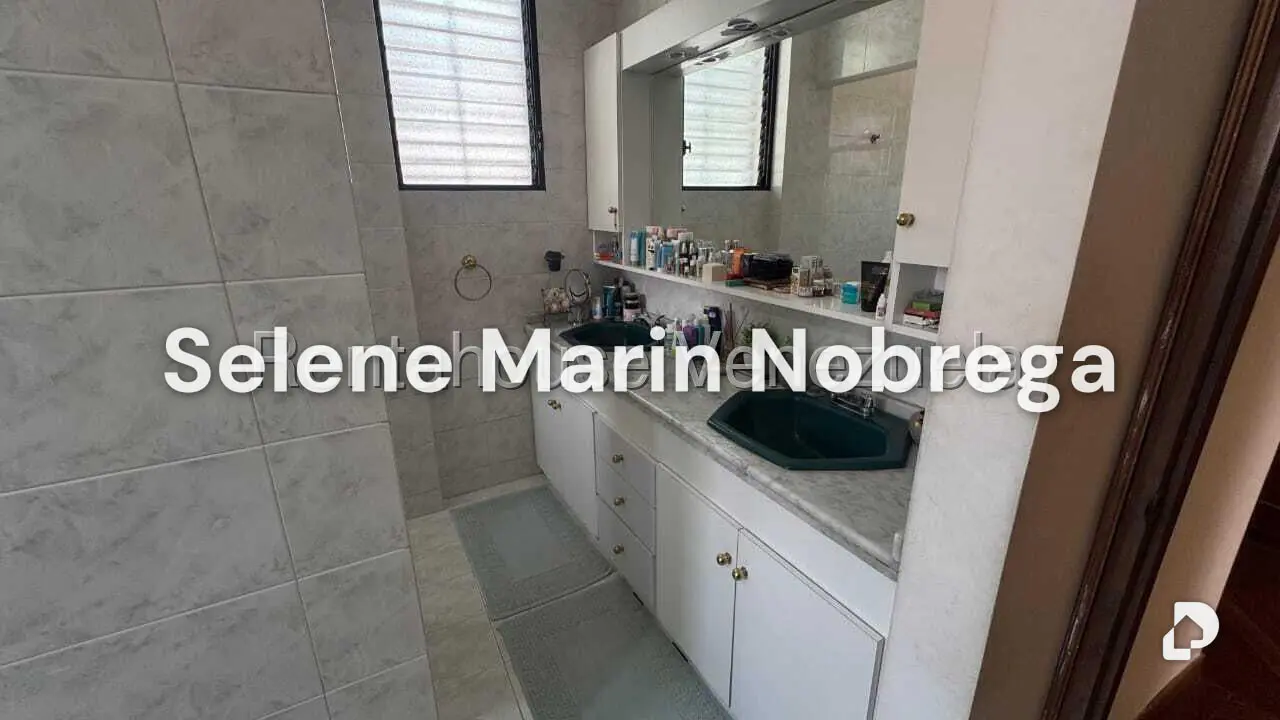 House in Colinas de Tamanaco, Caracas – 22