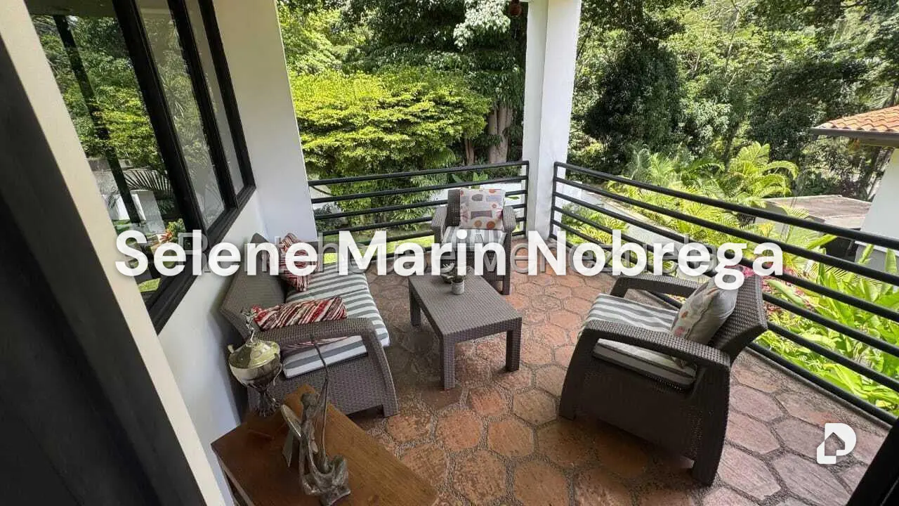 House in Colinas de Tamanaco, Caracas – 11