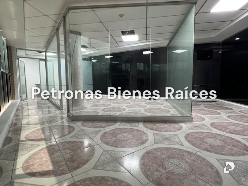 Local comercial en El Viñedo, Valencia – 2