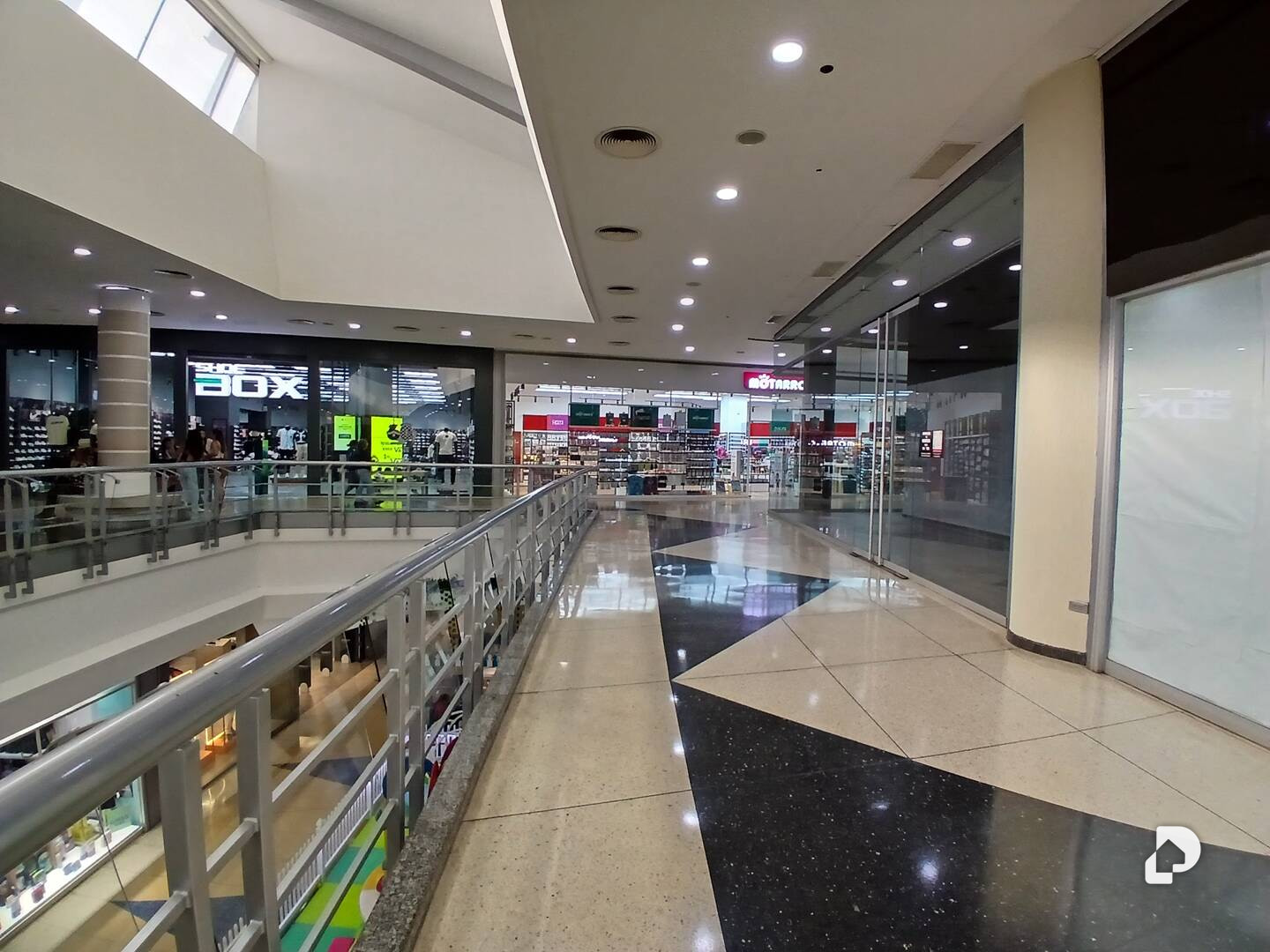 Local comercial en Avenida Goajira, Maracaibo – 11