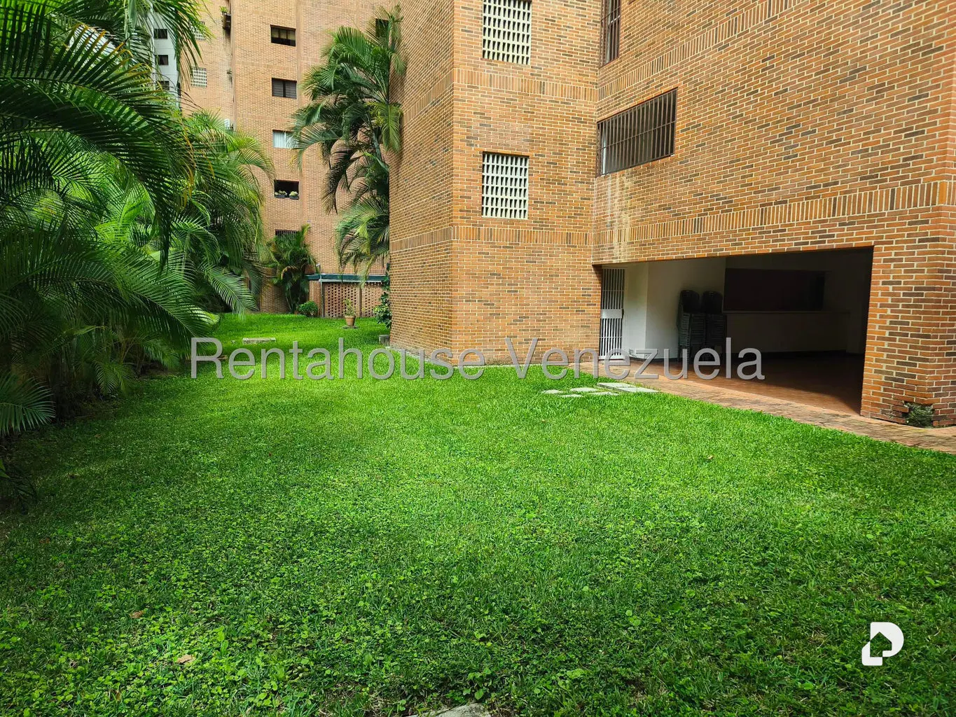 Apartamento en Los Naranjos (del Cafetal), Caracas – 17