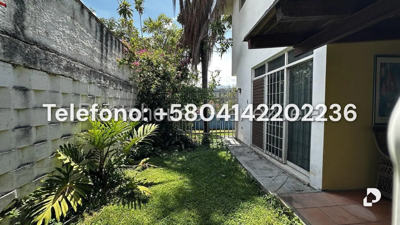 Casa en Prados del Este, Caracas – 25