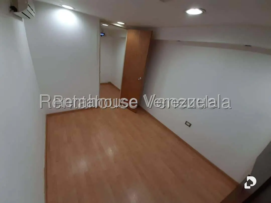 Oficina en Chuao, Caracas – 16