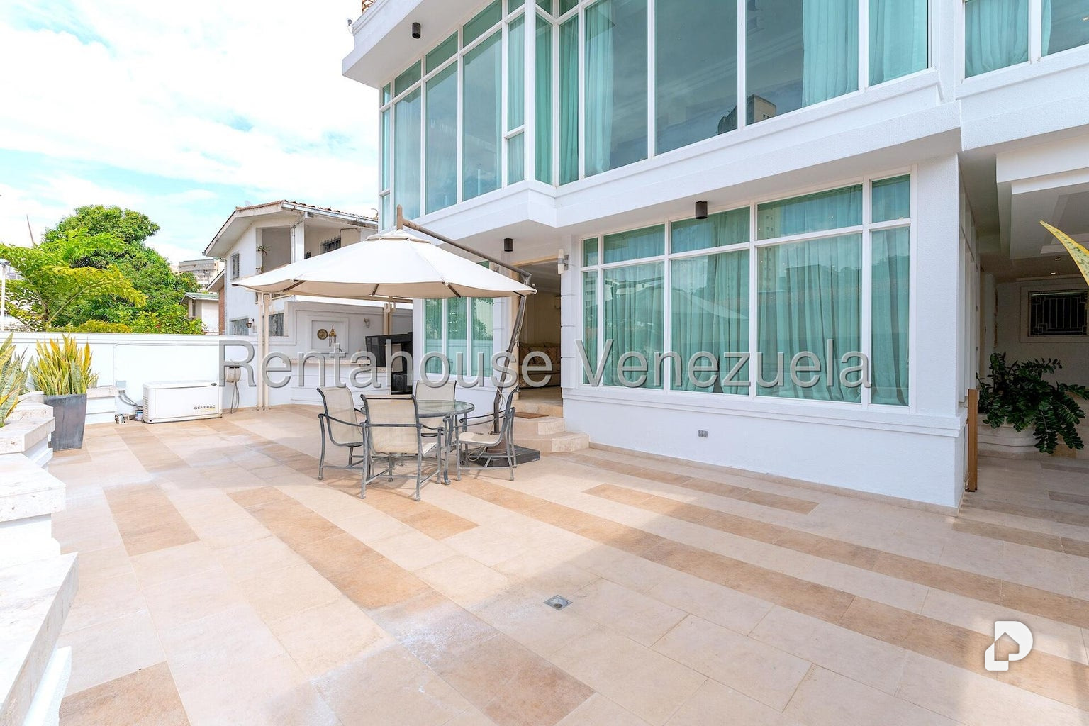 Casa en Santa Fe Norte, Caracas – 14