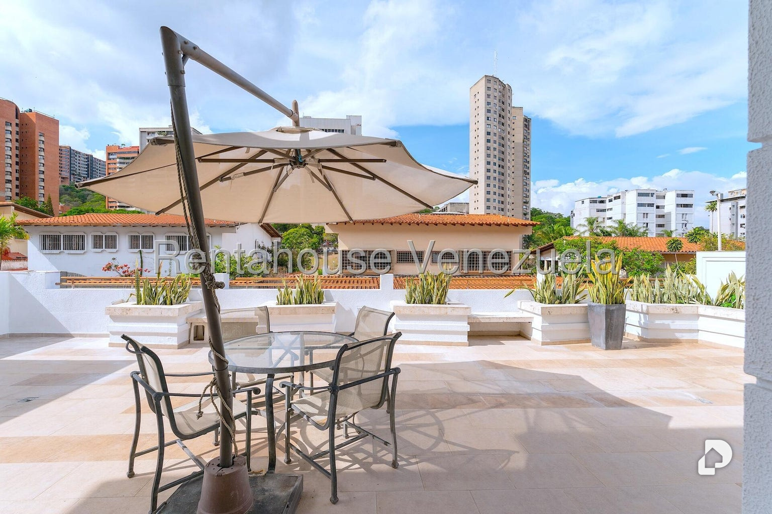 Casa en Santa Fe Norte, Caracas – 12