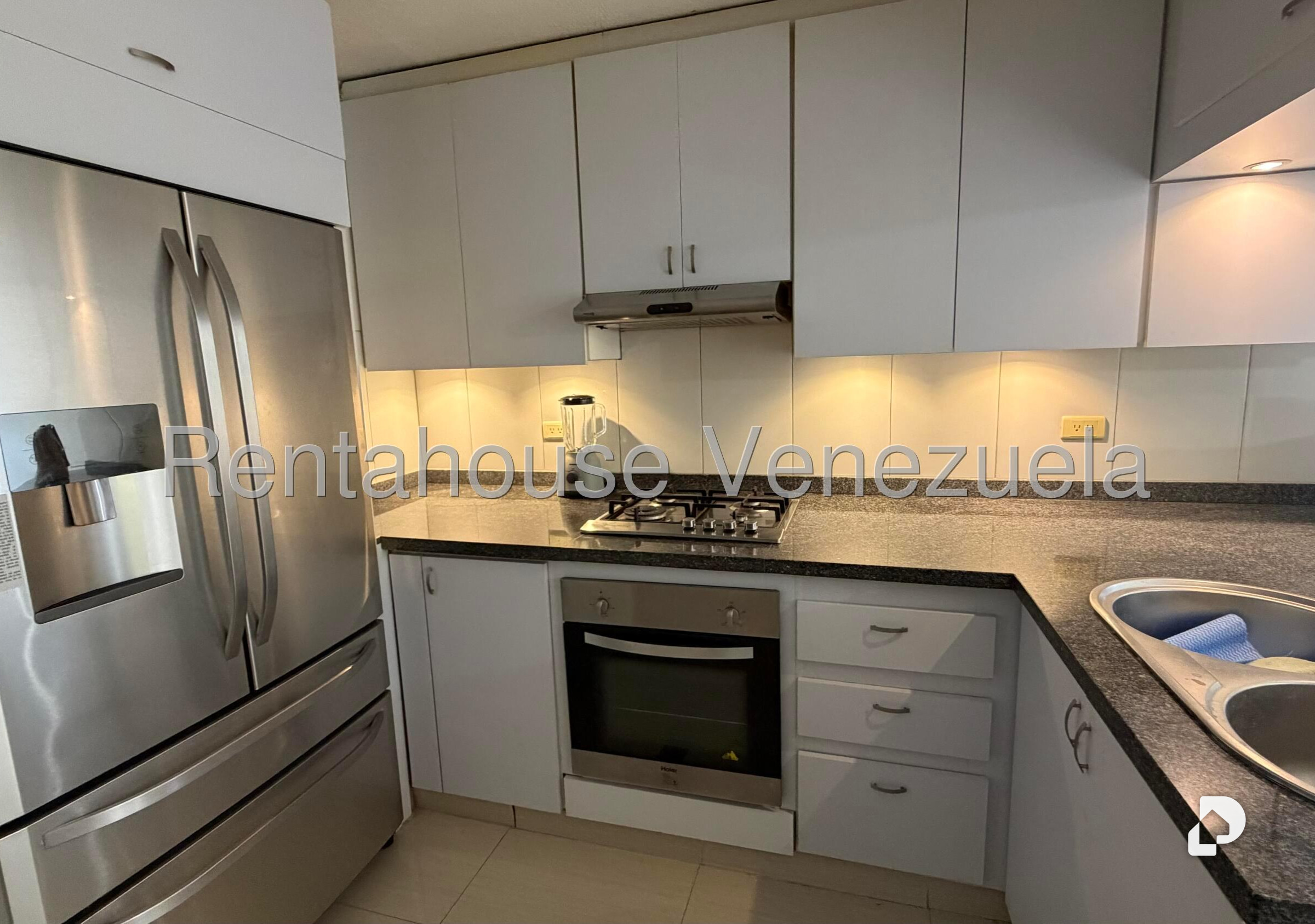 Apartamento en Los Naranjos Humboldt, Caracas – 17