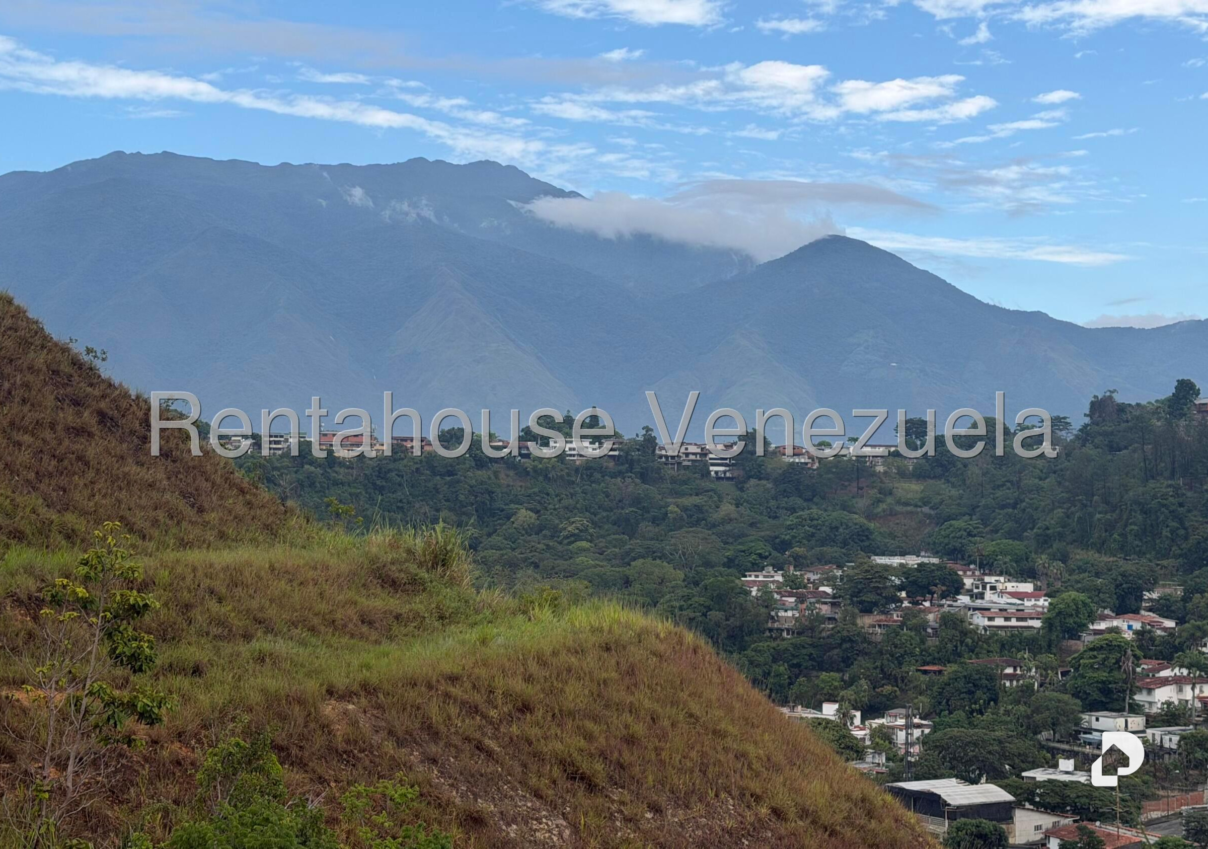 Apartamento en Los Naranjos Humboldt, Caracas – 2