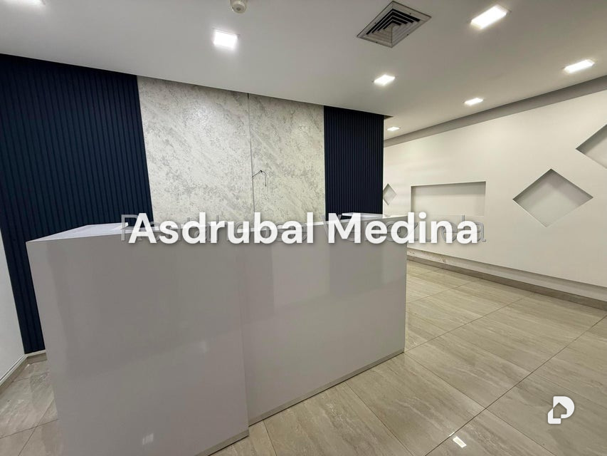 Oficina en Los Palos Grandes, Caracas – 1