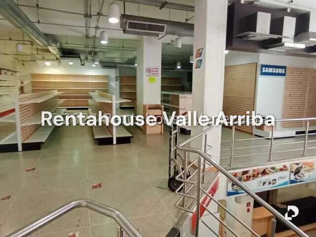 Local comercial en Parroquia La Candelaria, Caracas – 4