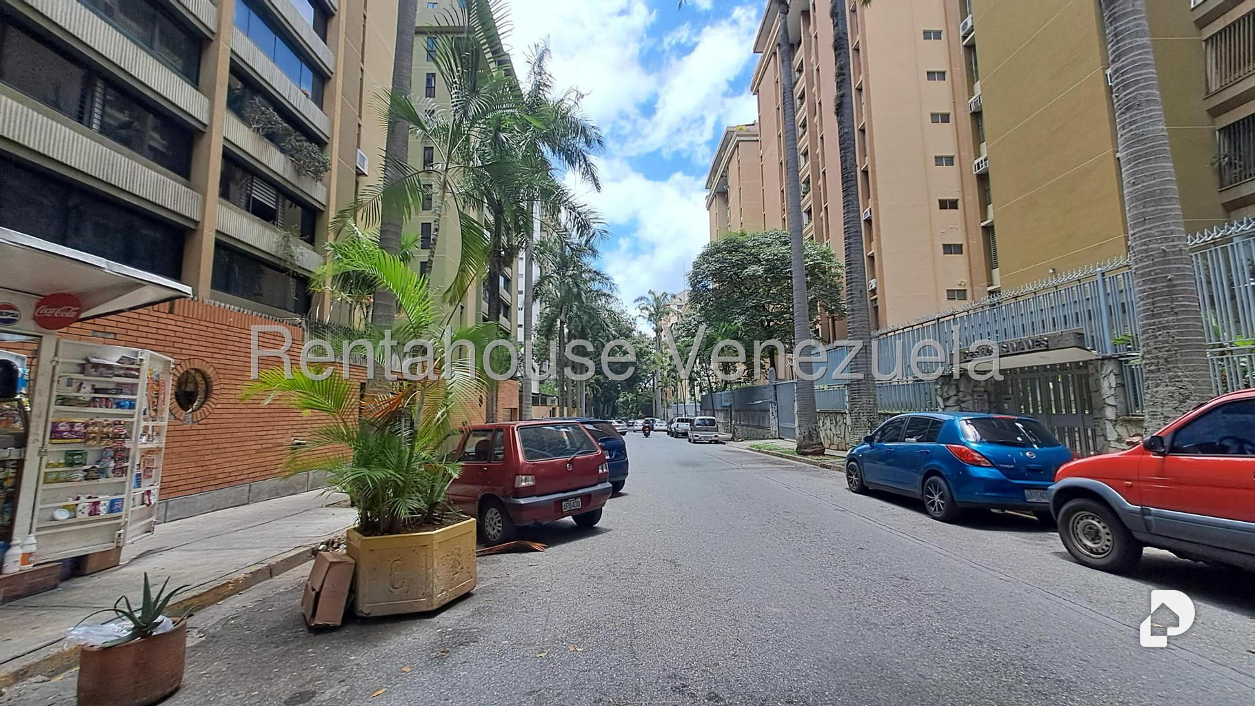 Apartamento en La Urbina, Caracas – 28
