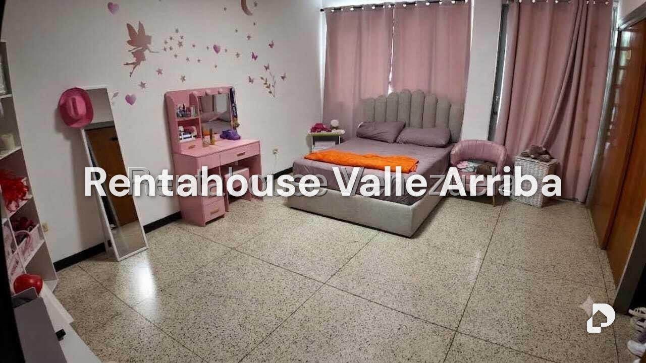 Casa en San Román, Caracas – 28