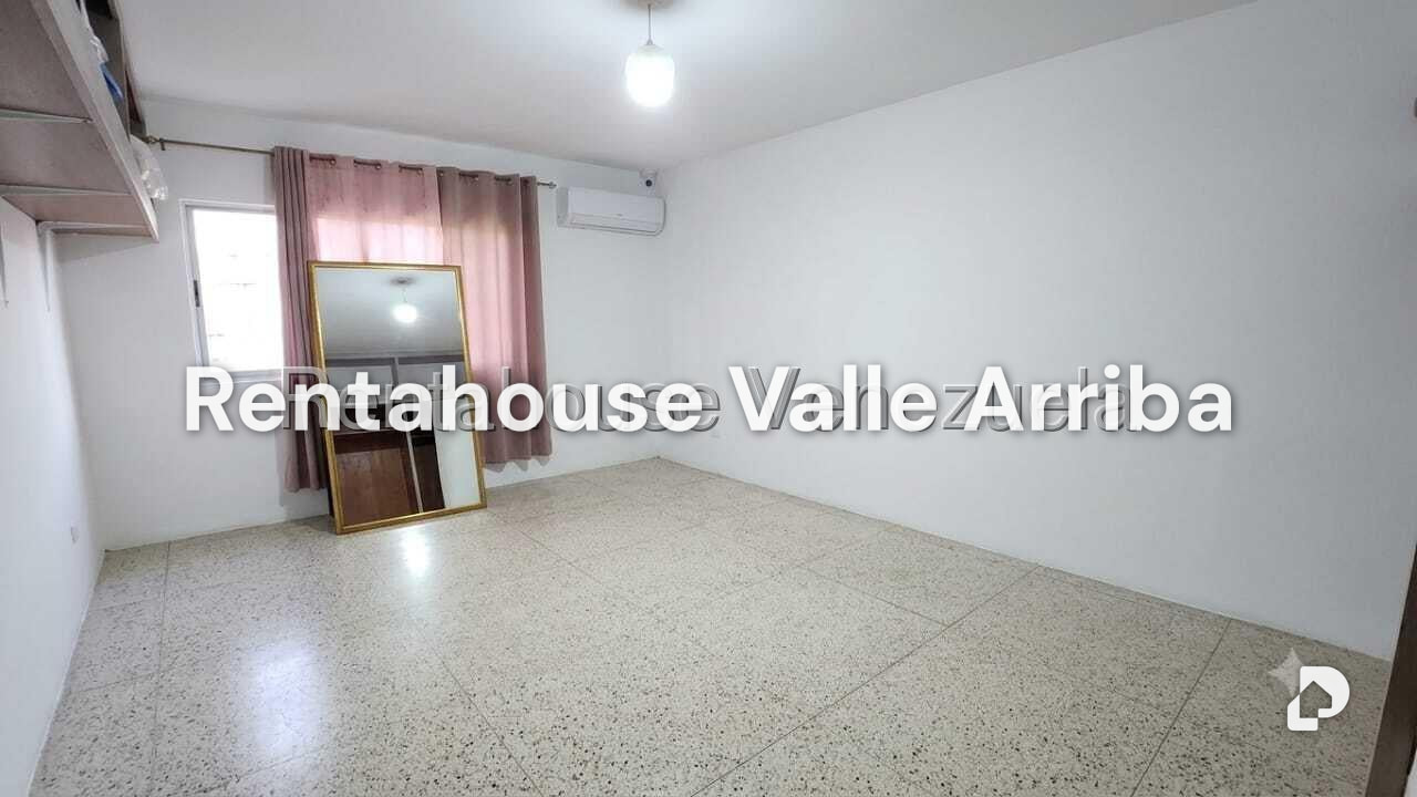 Casa en San Román, Caracas – 24